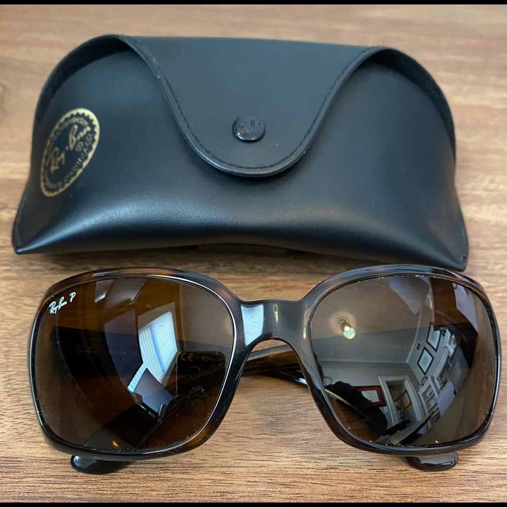 Womens Ray-Ban polarized sunglasses